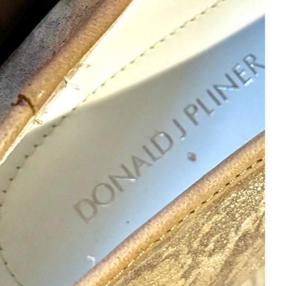 Donald J. Pliner loafer shoe in metallic gold leather with pointed toe - - Picture 10 of 10
